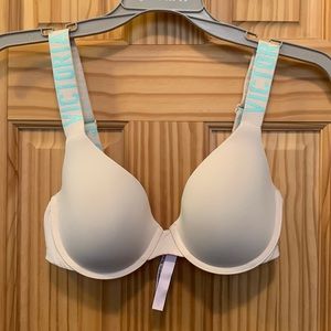 Victoria’s Secret t-shirt lightly lined demi bra, 34C